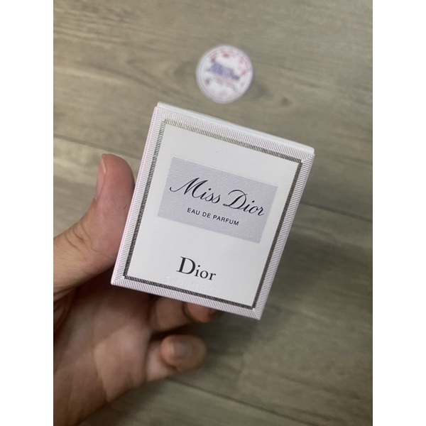 - Nước hoa Miss Dior Eau De Parfum mini size 5ml full box