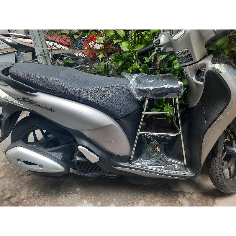 Ghế ngồi Vespa khung inox chắc chắn