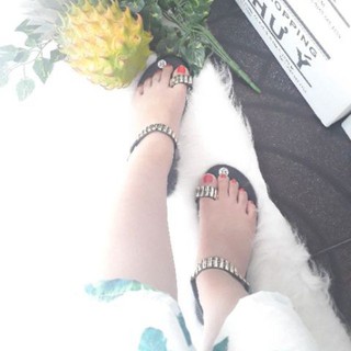 sandal xỏ ngón đính đá