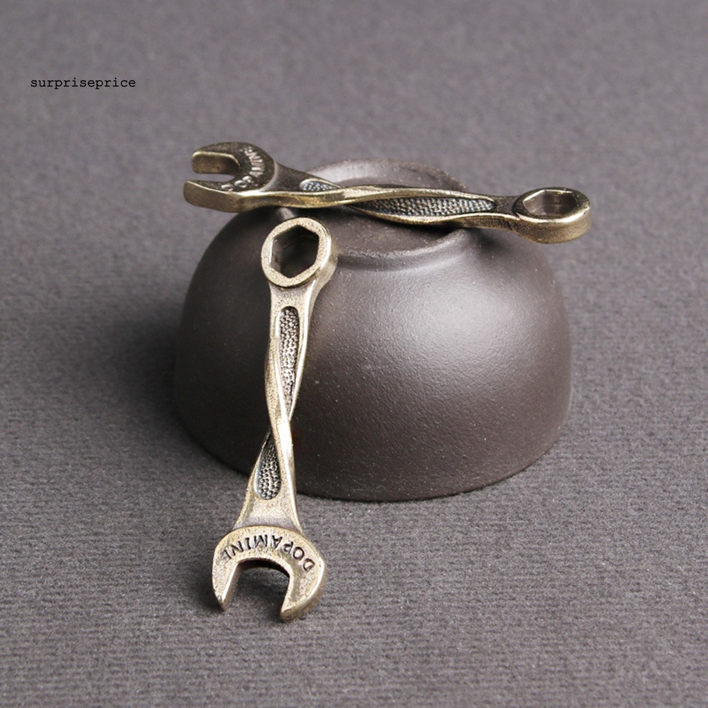 Móc Khóa Hình Cờ Lê Bằng Đồng Thau Mang Đi Tiện Dụng Phong Cách Retro Cho Nam