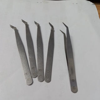Nhíp lấy mụn cong tiện dụng