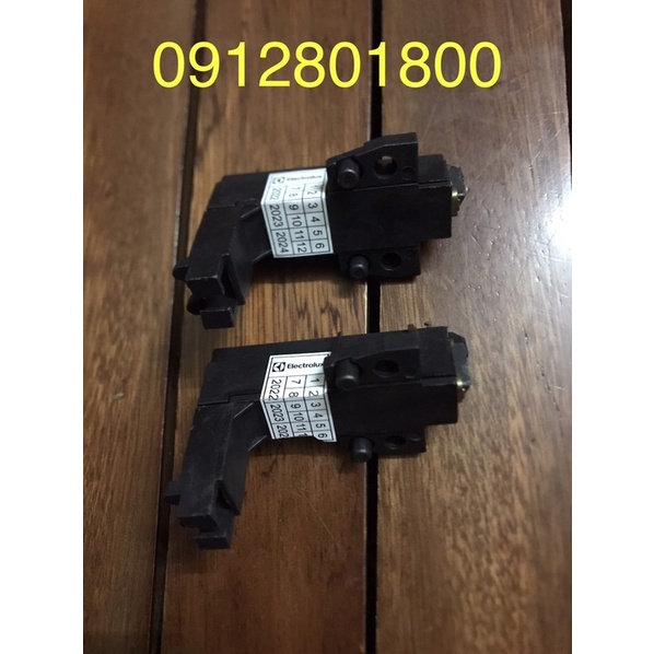 Cặp đôi chổi than máy giặt Electrolux kèm vỏ mới chính hãng
