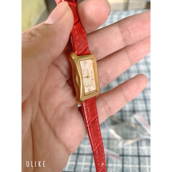 Đồng hồ si nữ Nhật hiệu Kookai, dáng tank dây da