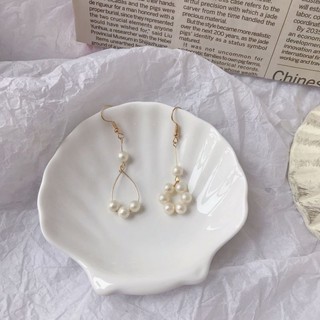 Khuyên tai hạt cực chất