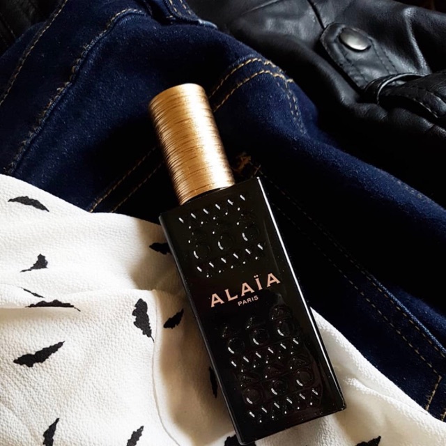 Chai nhỏ thử mùi nước hoa Alaia Paris