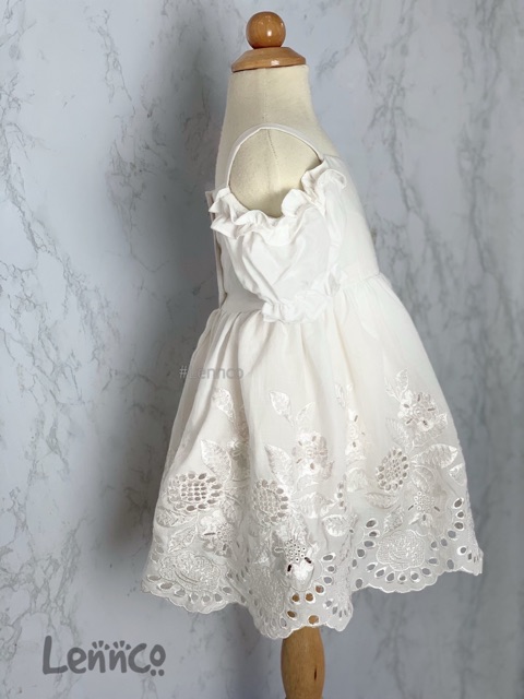 Váy trắng chân ren trễ vai bé gái Lennco