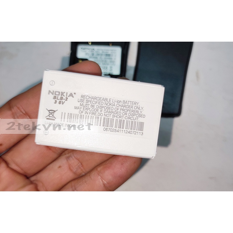 Điện thoại nokia cổ 8250 kèm pin sạc-Bảo hành 1 năm