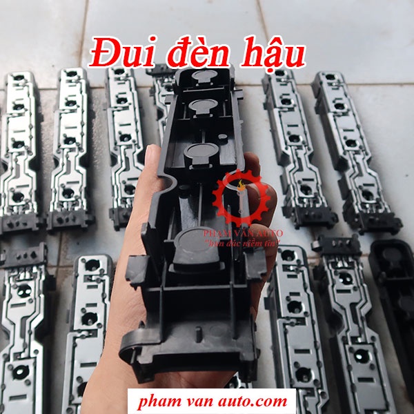 Đui đèn hậu Ford Transit 2003 2011 95VG13N004AC hàng tốt giá rẻ