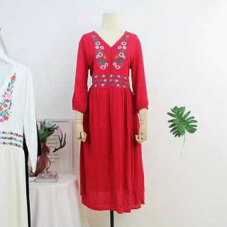 Váy boho thêu đỏ