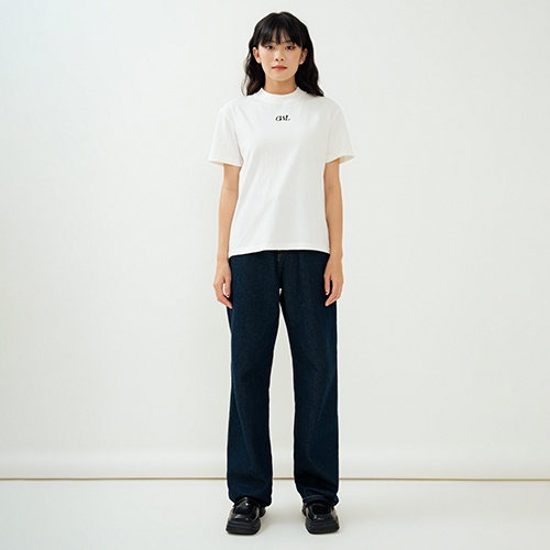 OWL BRAND® WMS – MINI TYPO TEE - Áo thun nữ hoạ tiết thêu chữ / Trắng