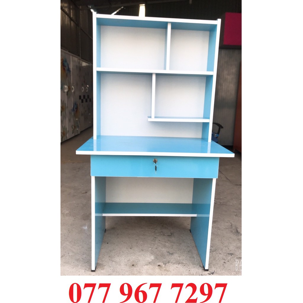 bàn học sinh ván ép màu xanh dương.màu hồng.màu xanh lá. màu kem giá rẻ tặng kèm hình dán | BigBuy360 - bigbuy360.vn