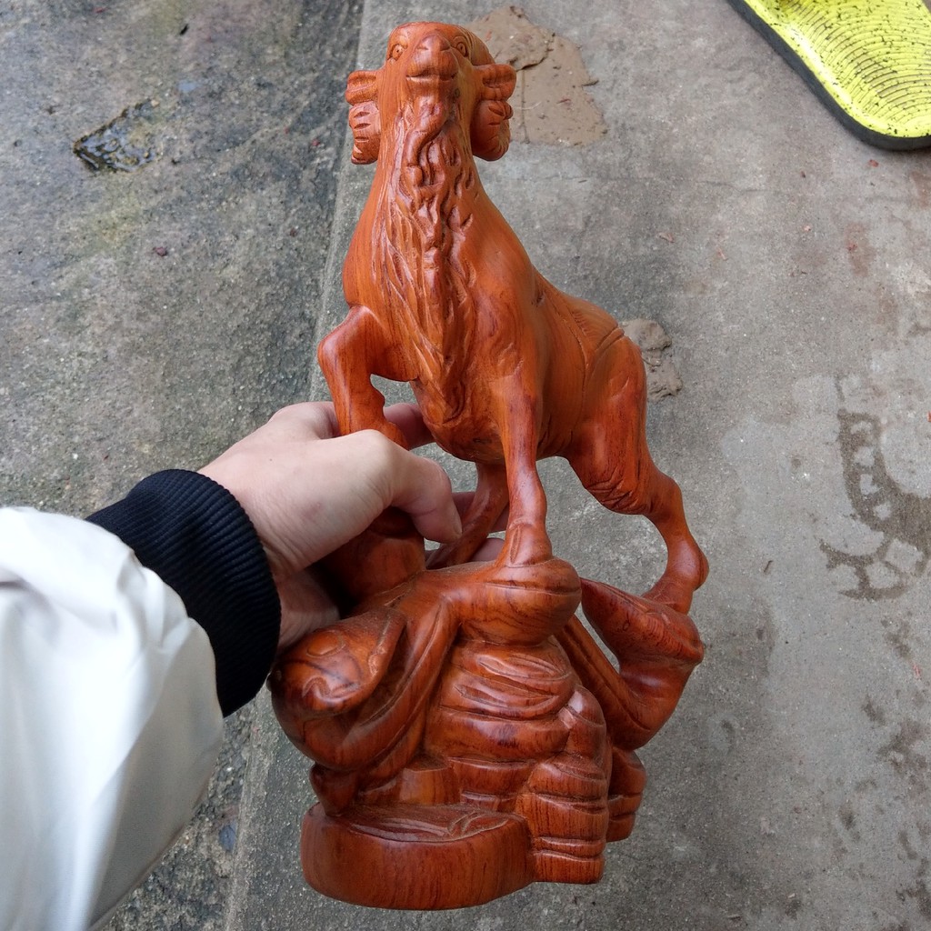 Tượng Dê - Gỗ Hương - Cao 30cm