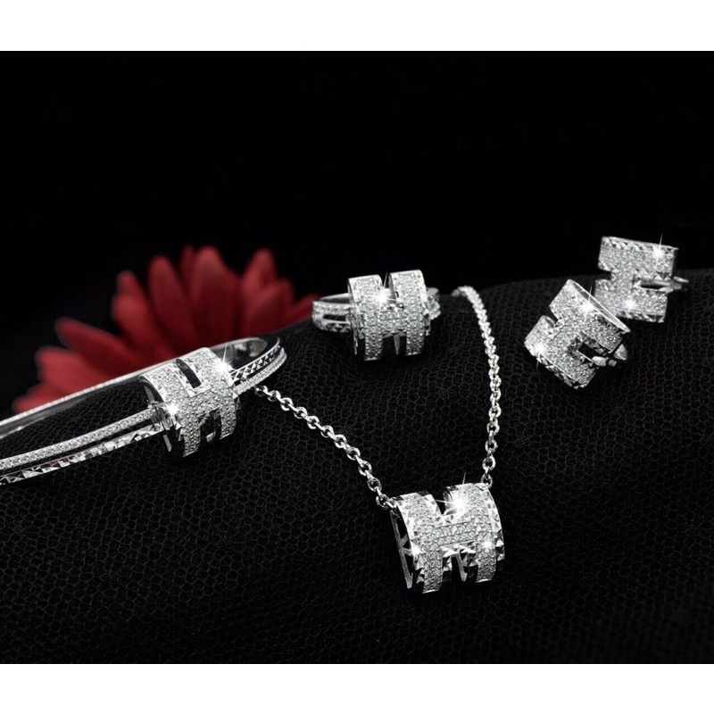 Khuyên tai đá H xanh dương nhân tạo cao cấp siêu long lanh bạc thật viền vương miện aurora