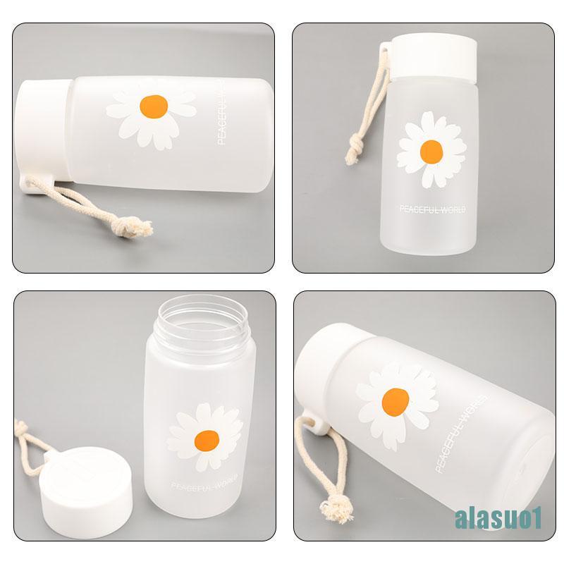 Bình Nước Nhựa In Họa Tiết Hoa Cúc Nhỏ Dễ Thương