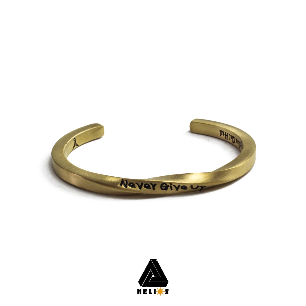 Vòng tay Never Give Up - Vàng