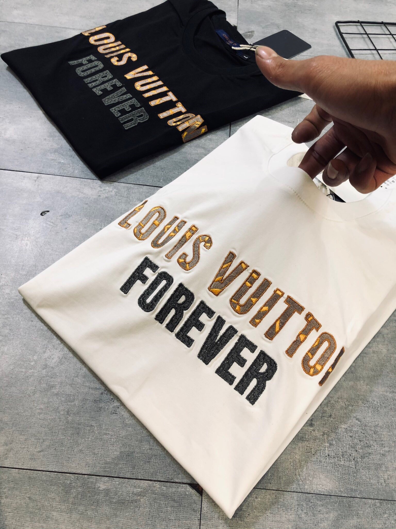 Áo Phông Nam Cổ Tròn - Thời Trang Hè Cao Cấp - Chất Liệu Mềm Mịn Thoáng Mát - AC088 | BigBuy360 - bigbuy360.vn