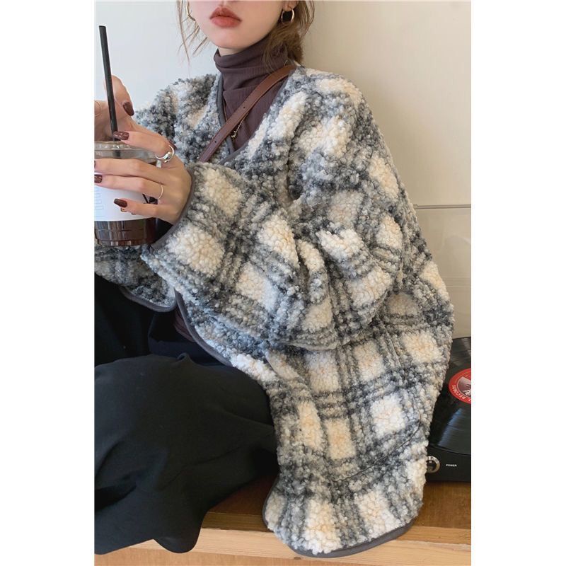 Áo khoác nữ giả lông cừu dày dáng rộng phong cách retro 77