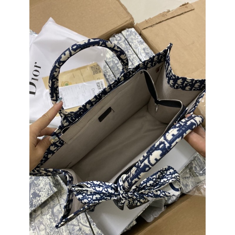 Túi họa tiết size 40 chất đẹp hàng chuẩn VIP | BigBuy360 - bigbuy360.vn