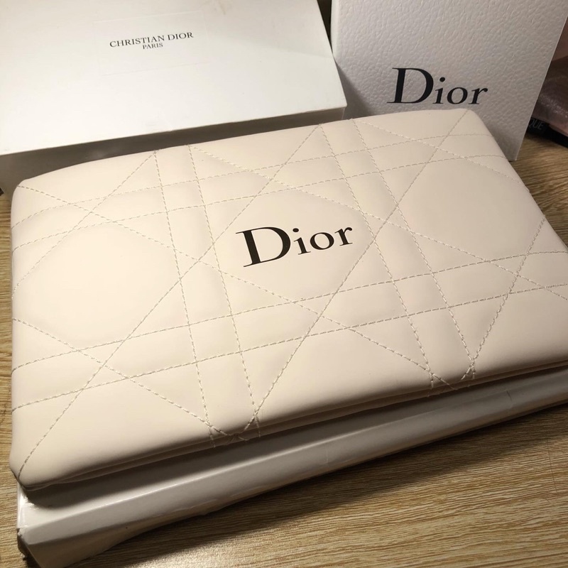 Dior gift makeup bag túi pouch quà tăng đựng đồ trang điểm skincare của hãng