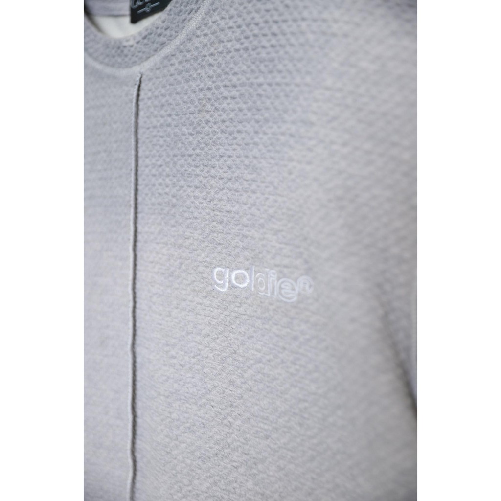 Áo thun xốp 'GOLDIE EMBOSSED OVERSIZED' 100% cotton nhuộm xám | BigBuy360 - bigbuy360.vn