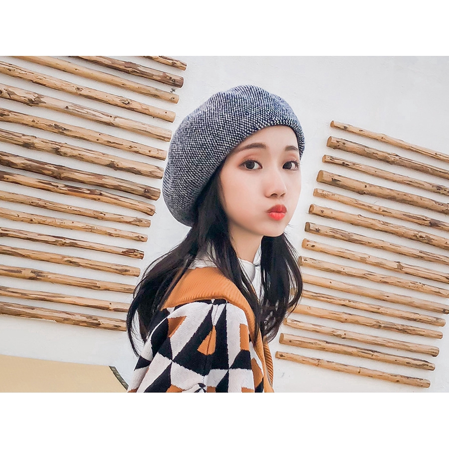 Warm and trendy simple knitted beret hat