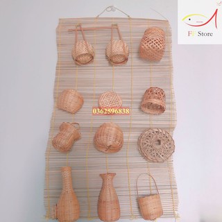 Phên bằng mây tre đan dùng để trang trí nhà cửa, nhà hàng, khách sạn gồm nhiều món bên trong