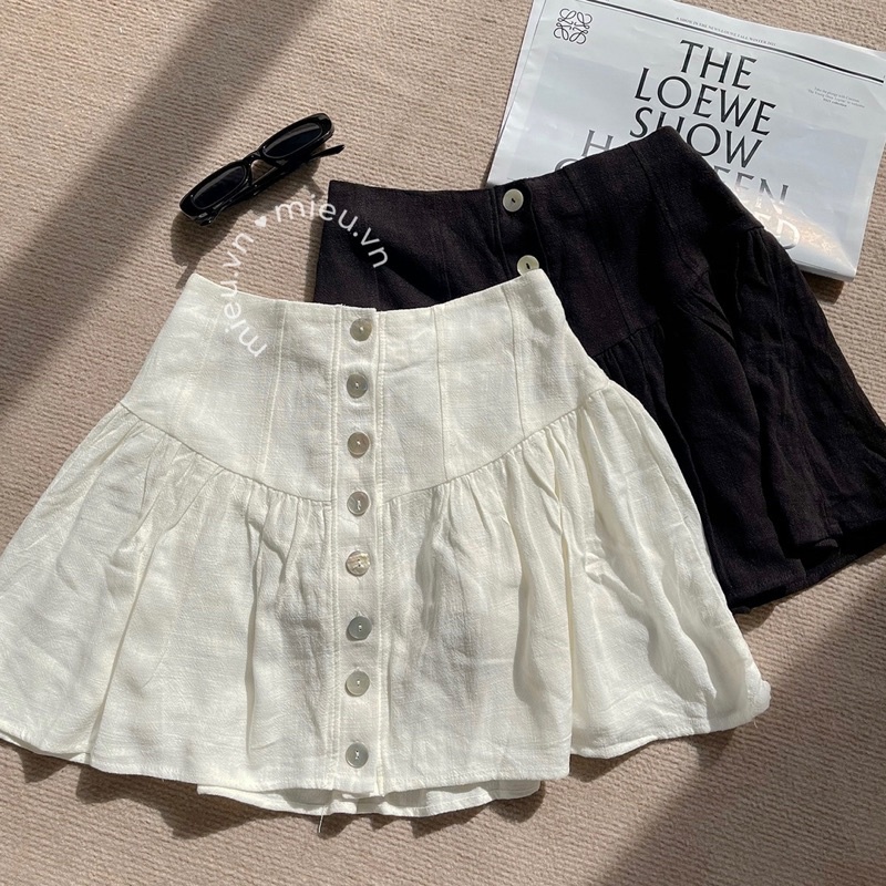 Chân váy ngắn linen có lót trong bo thun thiết kế 8 nút trẻ trung quyến rũ MIEU - JM23