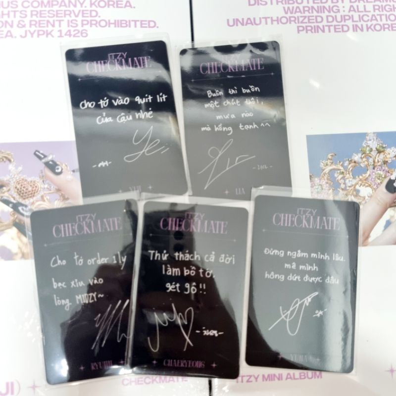 Bộ ảnh album tên Checkmate của nhóm ITZY
