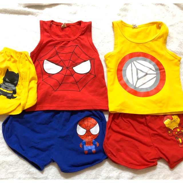 Bộ ba lỗ siêu anh hùng