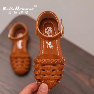 Sandal rọ cho bé