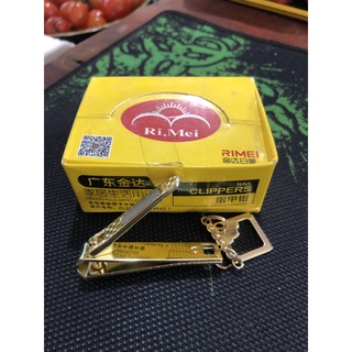 Bấm Móng Tay Vàng Bé Đẹp