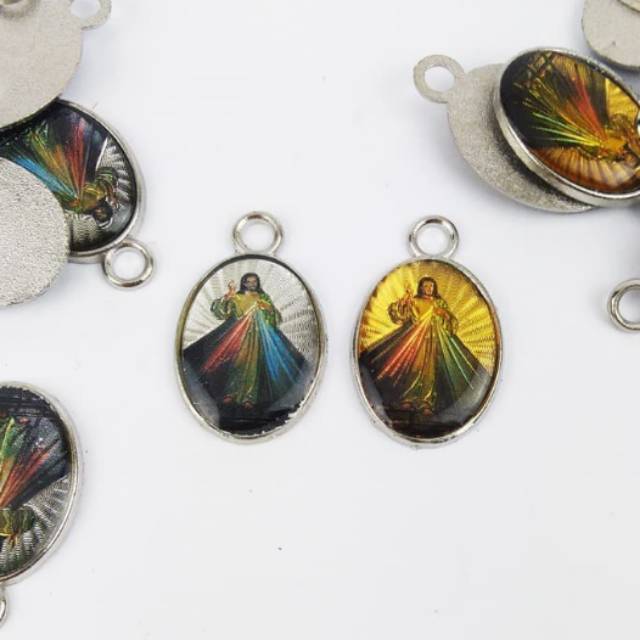 Mặt Dây Chuyền Hình Chúa Jesus Drops