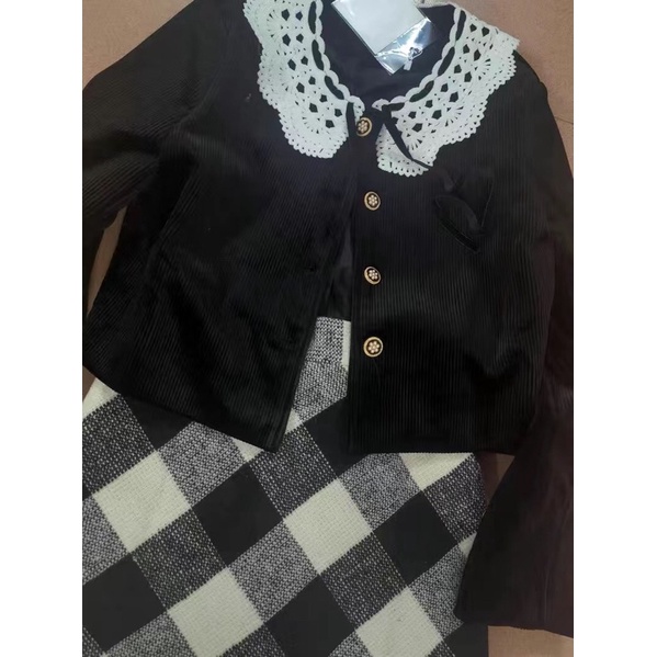 Set áo khoác nhung cổ ren và chân váy kẻ ô dáng dài vintage cổ điển