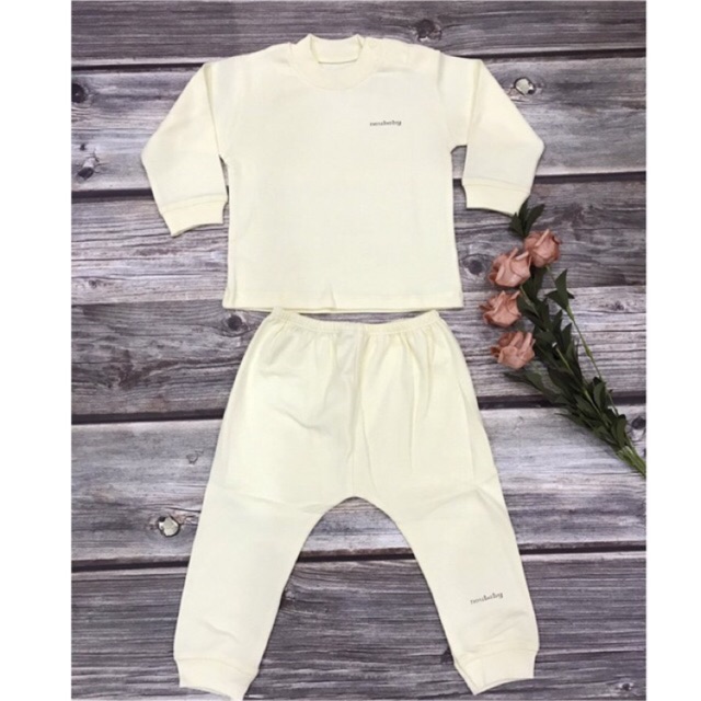 - Bộ quần áo cotton nỉ Noubaby cài vai cho bé trai và gái từ 0-24 tháng