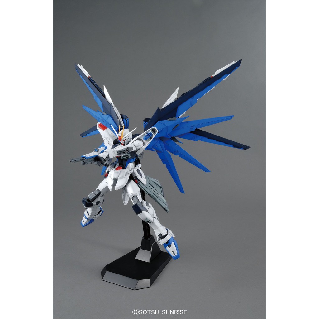 Mô Hình Gundam MG Freedom ZGMF-X10A Bandai 1/100 Seed Đồ Chơi Lắp Ráp Anime Nhật