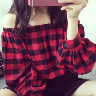 Áo sơ mi kẻ hở vai