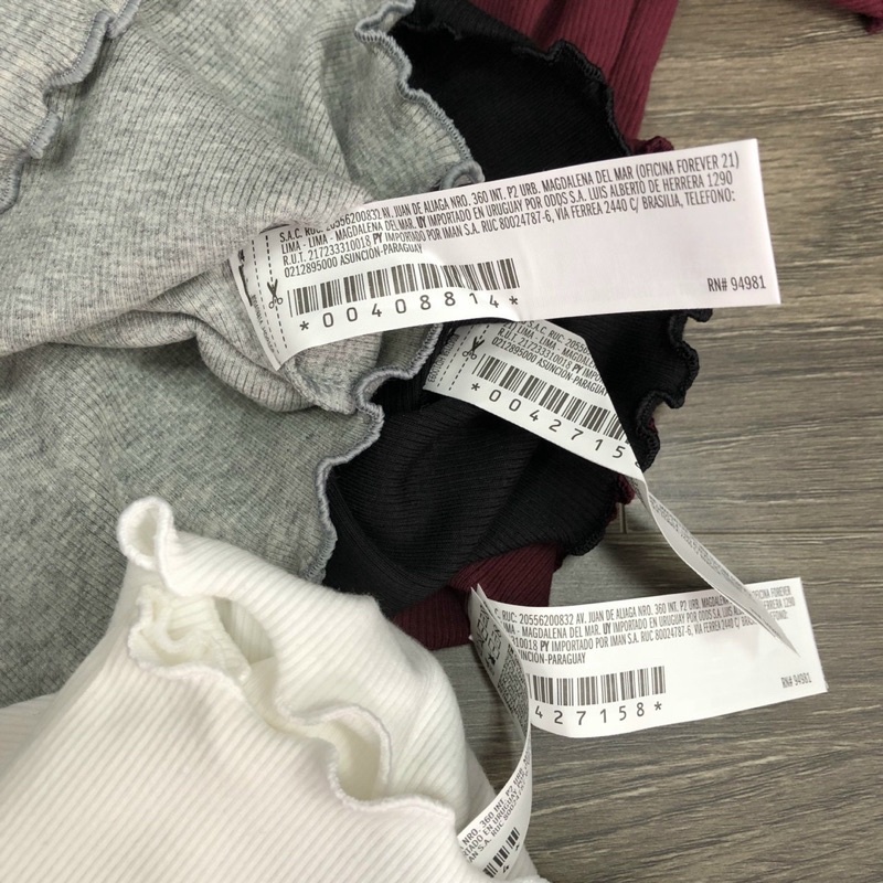 🔸Áo thun cuốn biên - Hãng F.21