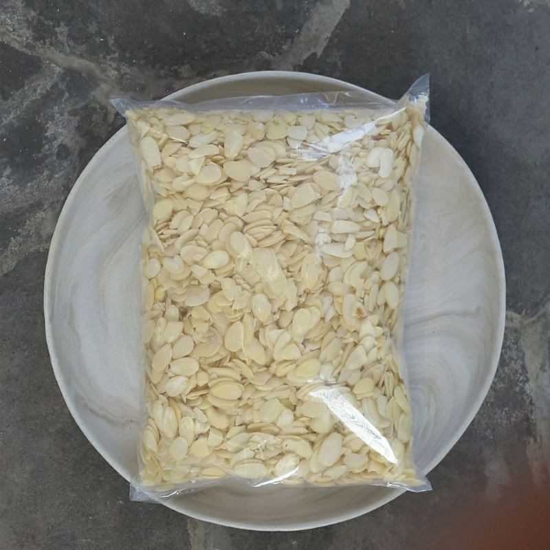 Hạnh nhân lát gói 1kg (còn sống)