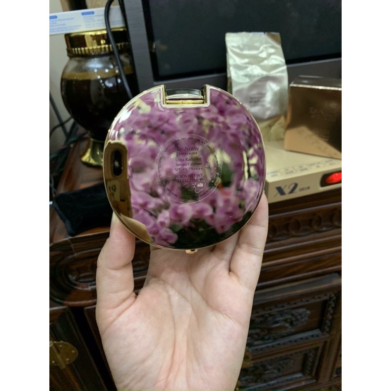 Phấn Nước Estee Lauder Re Nutriv Ultra Radiance Serum Cushion SPF40/PA++++