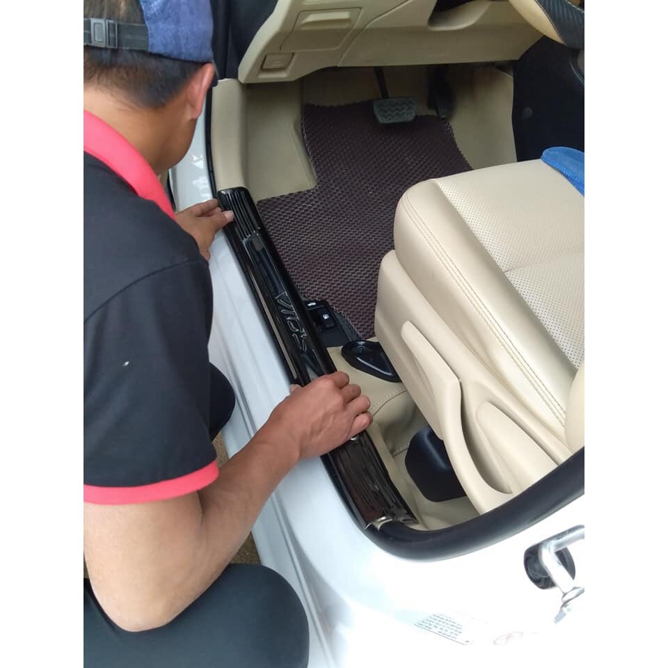 Ốp Bậc Cửa, nẹp bước chân Xe Toyota Vios 2014- 2017, 2019- 2022,2023 Vân Titan cao cấp