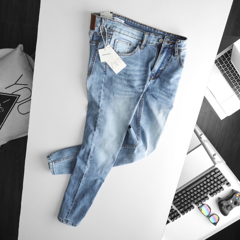 Quần jean nam ống ôm- xanh sáng- chất bò co giãn- hàng xuất xịn | BigBuy360 - bigbuy360.vn