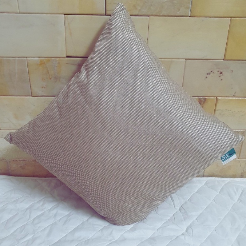 Gối tựa lưng trang trí 3ii Home đa dạng sang trọng chất liệu cao cấp luôn giữ được phom dáng mà không bị bó hay biến dạn