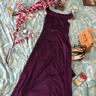 Set váy ren đỏ , váy lụa tím . Set váy ren đỏ , váy lụa tím . Set váy ren đỏ , váy lụa tím Set váy ren đỏ , váy lụa tím.