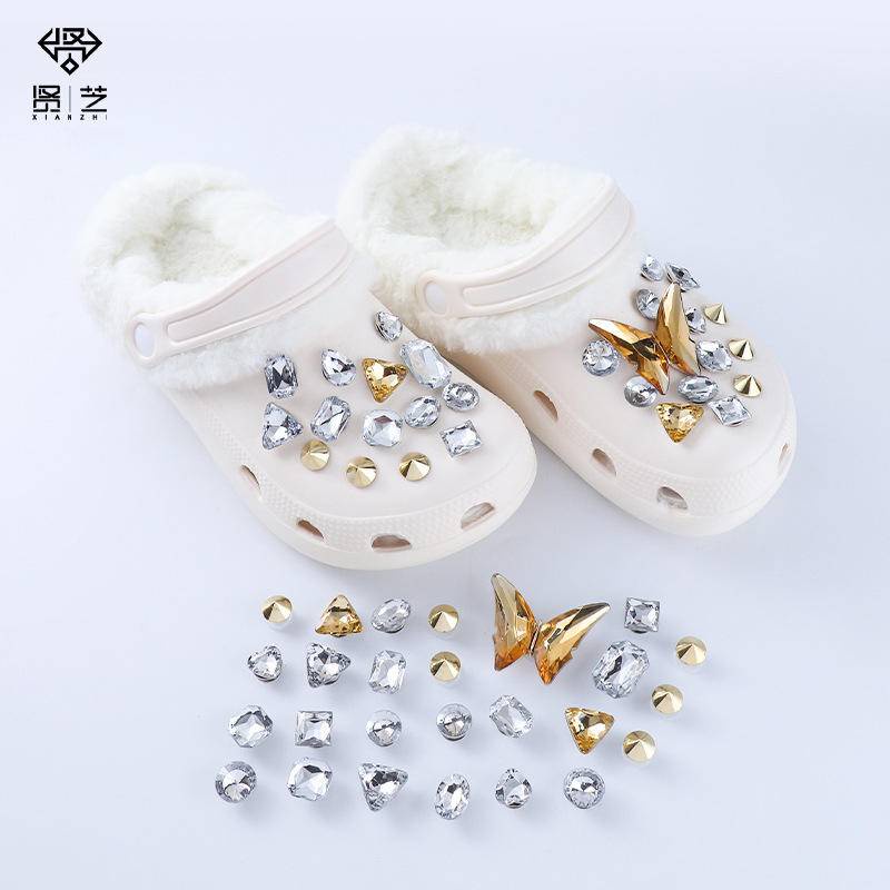 Set 28 Phụ Kiện Trang Trí Giày Hình Bươm Bướm Màu Vàng