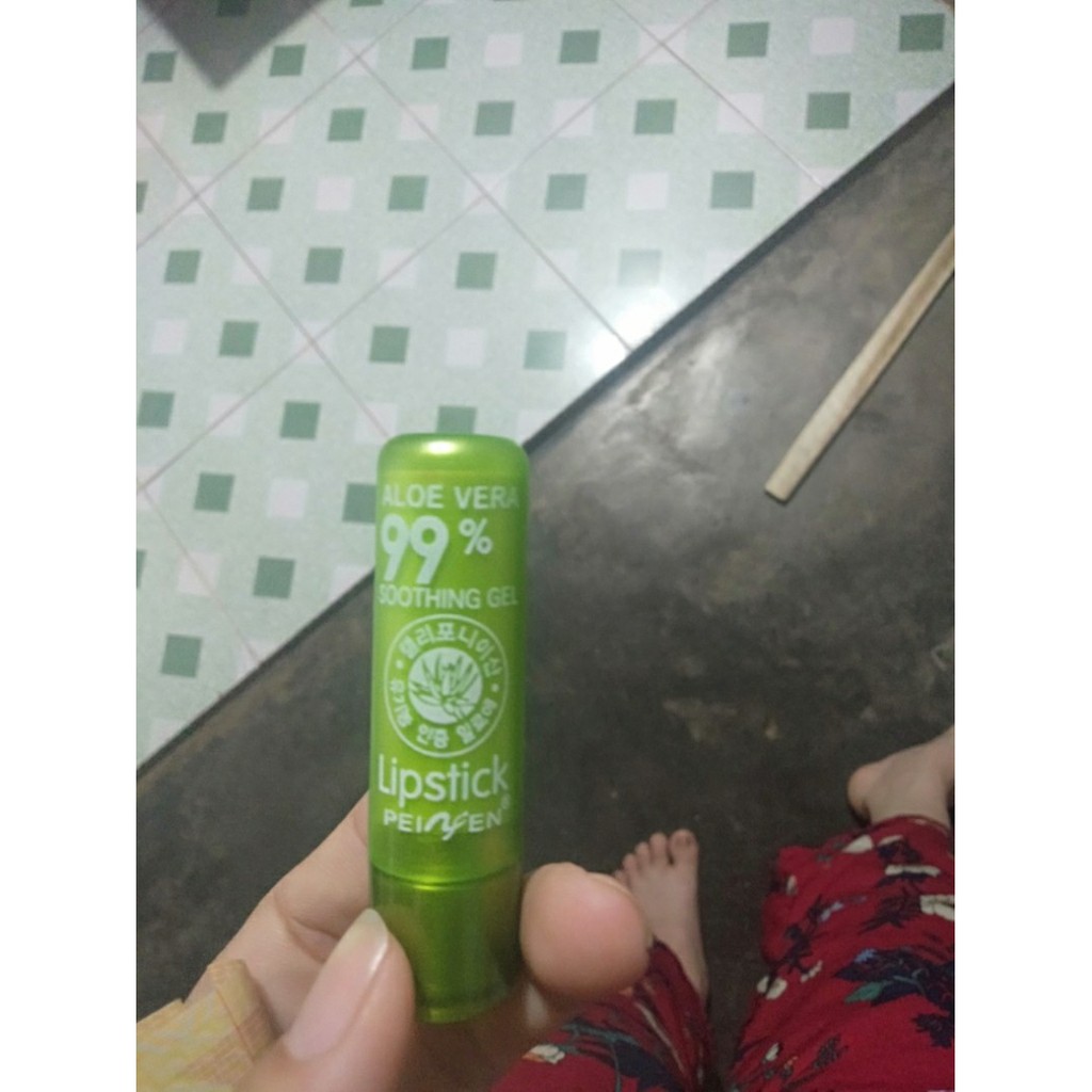 Son Dưỡng Môi Aloe Vera 99% Chiết Xuất Nha Đam - Son Gió Có Màu