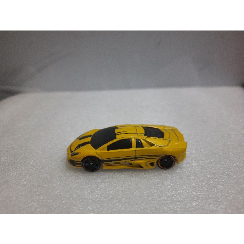 Xe Hot Wheels Lamborghini Reventon màu vàng sọc đen
