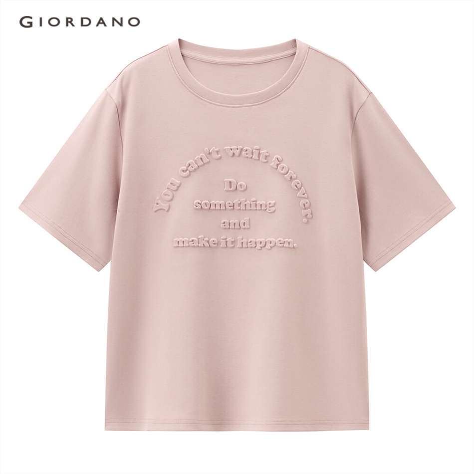 Áo thun Giordano 05322382 tay ngắn cổ tròn dáng rộng vải cotton 100% in chữ tiếng Anh sành điệu cho nữ