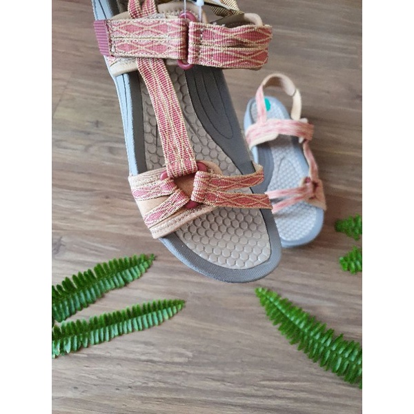Sandal nữ Baretraps xuất Úc
