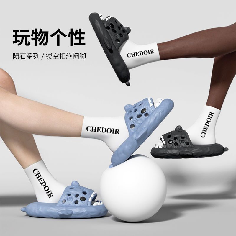 Dép Đi Biển Đế Dày Siêu Mềm Chống Trượt Họa Tiết Hoạt Hình Thời Trang Mùa Hè Cho Nam