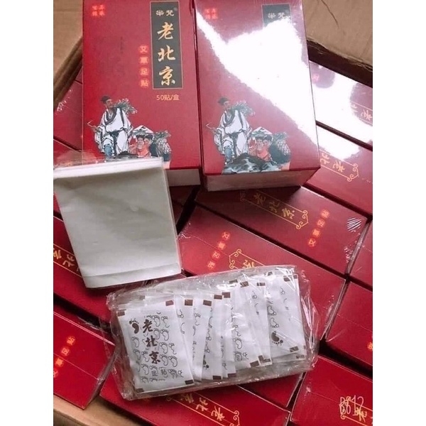 Hộp 50 miếng dán chân ngải cứu